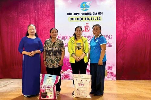 Chủ nhật vì cộng đồng, san sẻ cùng hội viên nghèo