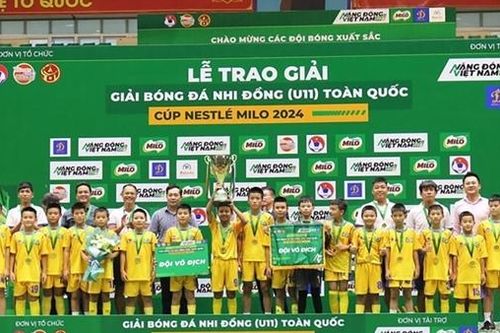 Vụ gian lận tuổi để vào CLB Sông Lam Nghệ An: Hãy để con vô tư