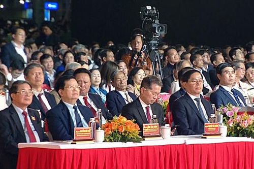 Phát huy bản sắc văn hóa, con người xứ Quảng để vững bước tiến vào kỷ nguyên mới