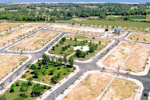 Thận trọng đầu tư trước tin đồn sáp nhập
