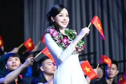Hoa hậu Thanh Thủy là Gương mặt trẻ triển vọng năm 2024