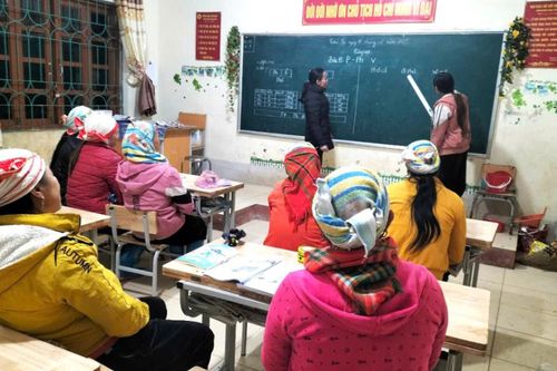 Đảm bảo đến năm 2030 người chưa biết chữ được học các lớp xóa mù chữ có chất lượng