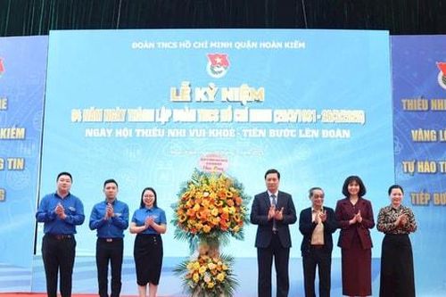 Khen thưởng nhiều công trình, mô hình Thanh niên tình nguyện quận Hoàn Kiếm