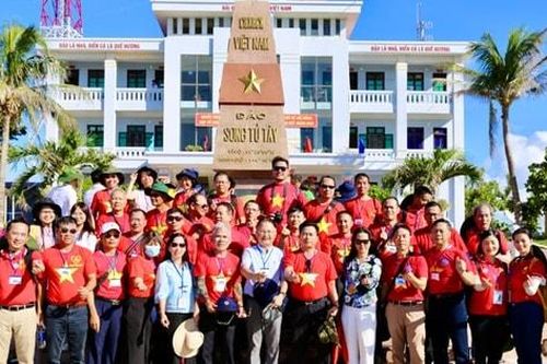 Khoảng 100 kiều bào sẽ tham gia 'Chuyến tàu đại đoàn kết' thăm Trường Sa