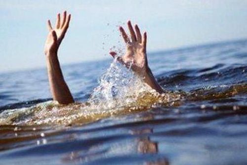 Nam sinh đuối nước tử vong khi đi câu cá