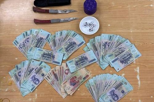 Công an đột kích sòng bạc lớn, bắt giam 7 đối tượng