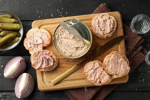 Botulinum 'ẩn mình' trong hộp pate, nam thanh niên ăn vào liệt tứ chi