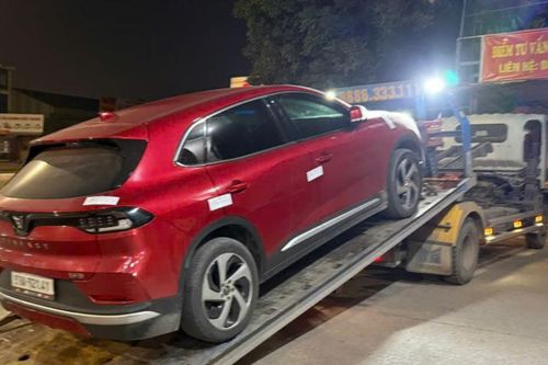Xử lý phạt vi phạm hành chính đối với lái xe sử dụng chất liệu khác sơn lên biển số xe ô tô