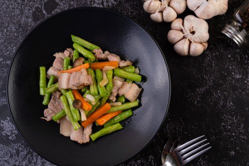 Điều gì xảy ra với cơ thể nếu ăn nhiều thịt heo?