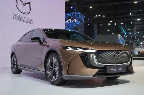 Cận cảnh 'Mazda6' thuần điện tại Thái Lan - sạc đầy chạy 522 km