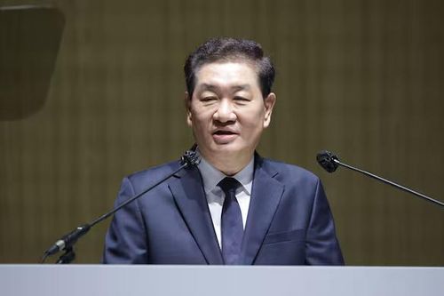 Ai sẽ thay thế CEO Samsung vừa qua đời?
