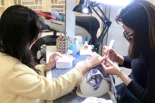 Khởi nghiệp nail từ căn phòng trọ