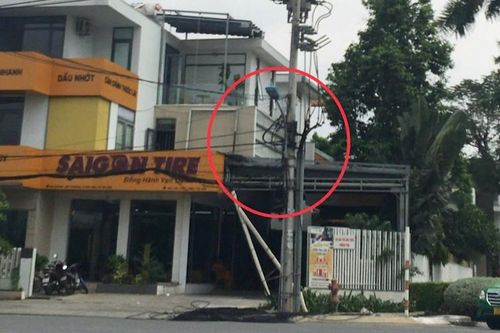 TP Hồ Chí Minh: thanh niên bốc cháy trên cột điện sau tiếng nổ lớn