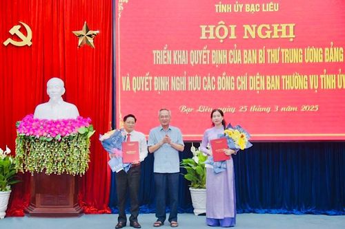 Tỉnh ủy Bạc Liêu công bố quyết định cho 10 cán bộ nghỉ hưu trước tuổi