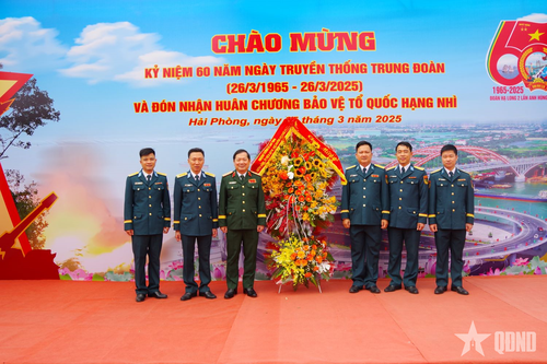 Trung đoàn 238 (Sư đoàn 363) đón nhận Huân chương Bảo vệ Tổ quốc hạng Nhì
