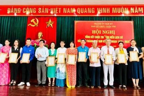 Trao giải cuộc thi Tìm hiểu Lịch sử Đảng bộ thành phố Tam Kỳ, giai đoạn 1930-2025