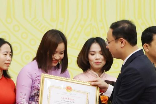 Bắc Ninh khen thưởng 52 giáo viên có thành tích xuất sắc