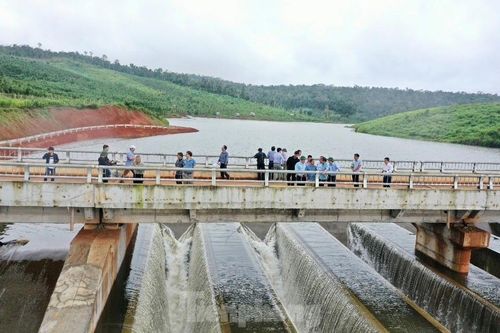 Nguyên nhân hồ chứa nước trăm tỷ bị sụt trượt, phải công bố tình trạng khẩn cấp
