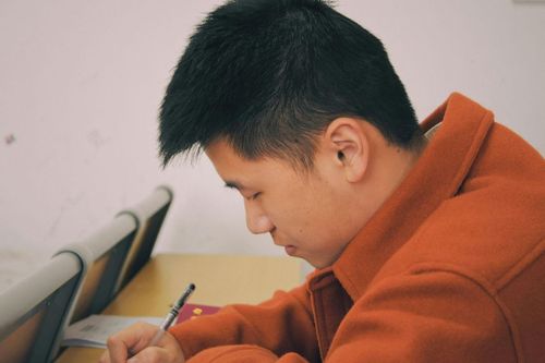 Tiến sĩ nêu chuẩn chọn vợ gây tranh cãi, trường đại học cũng phải lên tiếng