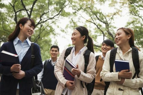 Tiêu chuẩn chọn bạn gái của tiến sĩ 35 tuổi gây sốc