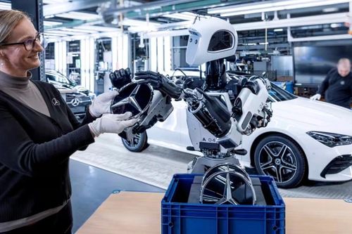 Mercedes đưa robot vào vận hành, bồi thường nhân viên nghỉ việc tới 14 tỷ đồng