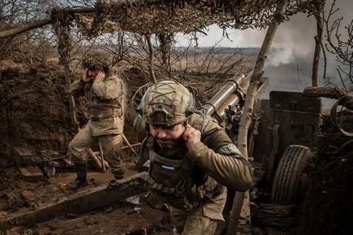 Quân đội Ukraine tuyển thanh niên trẻ, không kích khiến 30 lính Nga thiệt mạng
