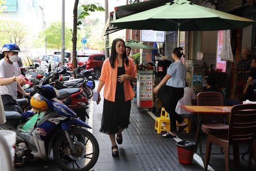 TPHCM xem xét bãi bỏ quyết định về sử dụng tạm lòng đường, vỉa hè