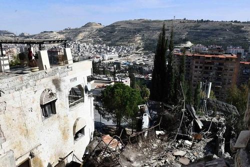 Israel tấn công hai căn cứ quân sự của Syria