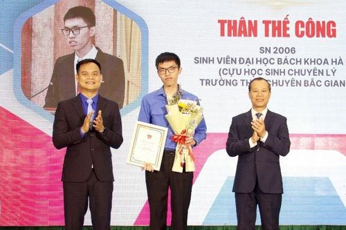 Gương mặt trẻ Việt Nam tiêu biểu: Truyền cảm hứng học tập cho giới trẻ
