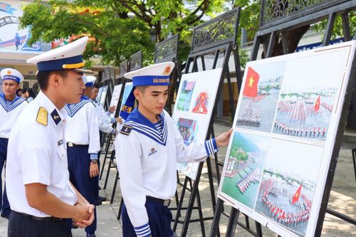 Vùng 3 Hải quân tổ chức triển lãm và tuyên truyền về biển, đảo