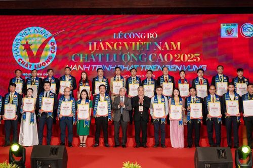 Vinh danh 562 doanh nghiệp đạt chứng nhận hàng Việt Nam chất lượng cao năm 2025