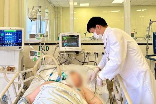 Cứu sống bệnh nhân hơn 100kg hôn mê sâu do xuất huyết não