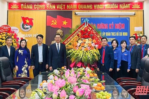 Phó Bí thư Tỉnh ủy Trịnh Tuấn Sinh chúc mừng Tỉnh đoàn Thanh Hóa