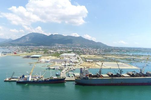 Đề xuất dừng hoạt động kinh doanh của Cảng quốc tế Cam Ranh khi có nhiệm vụ quốc phòng