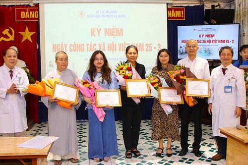 Bệnh viện Tim mạch An Giang ghi nhận đóng góp của người làm công tác xã hội