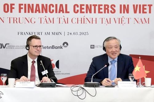 Phó thủ tướng Nguyễn Hòa Bình làm việc với Ngân hàng Trung ương châu Âu