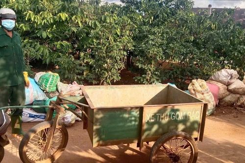 Nông dân xử lý rác để giảm phát thải khí nhà kính