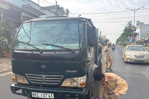 Gia Lai: Nam thanh niên tử vong sau va chạm với xe tải