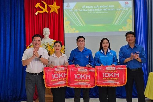 Pleiku: Trao 12 giải đồng đội Giải Việt dã truyền thống Kpă Klơng lần thứ 45