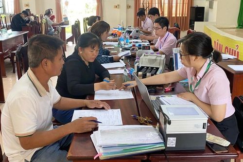 Ngân hàng Chính sách xã hội thị xã Ninh Hòa: Giải ngân 2,3 tỷ đồng vốn vay cho người dân xã Ninh Bình