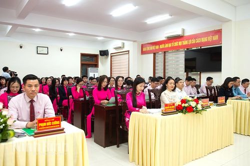 Ngân hàng Chính sách xã hội chi nhánh tỉnh Ninh Bình biểu dương người lao động giỏi, lao động sáng tạo