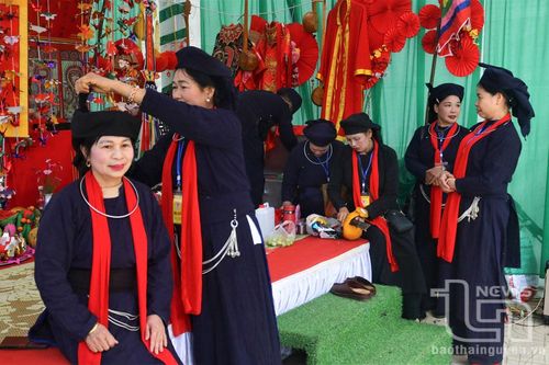 Doanh thu từ du lịch tăng 14%