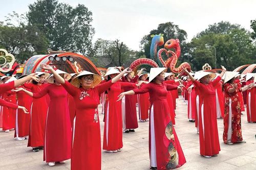 Sôi động phong trào dân vũ