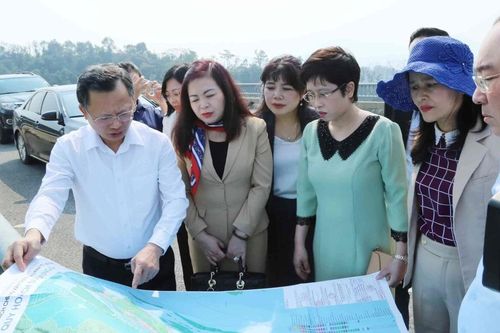 Đoàn khảo sát của Ủy ban Kinh tế và Tài chính làm việc tại Quảng Ninh