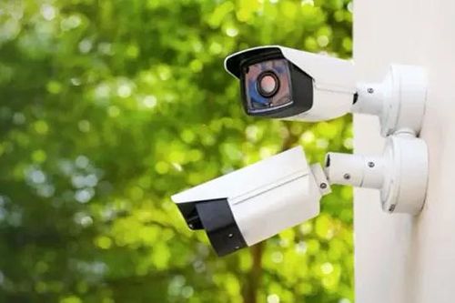 Người dân đổ rác đúng giờ nhờ camera giám sát