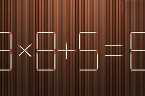 Di chuyển 1 que diêm để phép tính 8 x 8 + 5 = 6 từ sai thành đúng