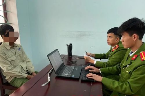 Công an triệu tập người đàn ông đánh đập vợ con trong bữa cơm