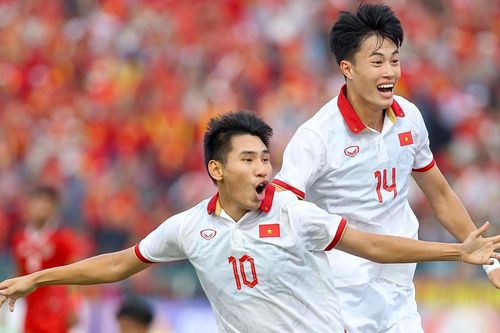 Trung Quốc hưởng phạt đền tranh cãi, U22 Việt Nam mất chức vô địch