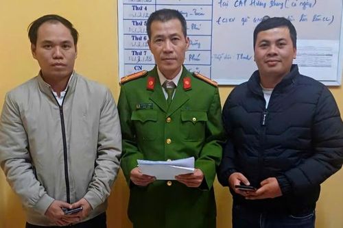 Công an xã giúp người dân nhận lại 140 triệu đồng chuyển khoản nhầm