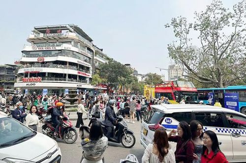 Sống ảo bất chấp, nguy hiểm rình rập